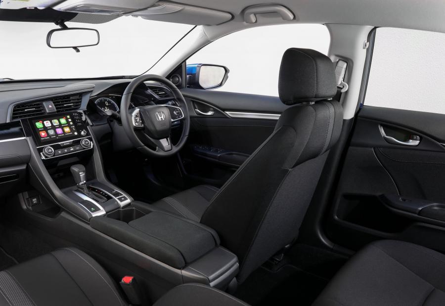 Интерьер Honda Civic VTi-L Sedan (FC) 2019 года  (AU) (фото 5 из 37)